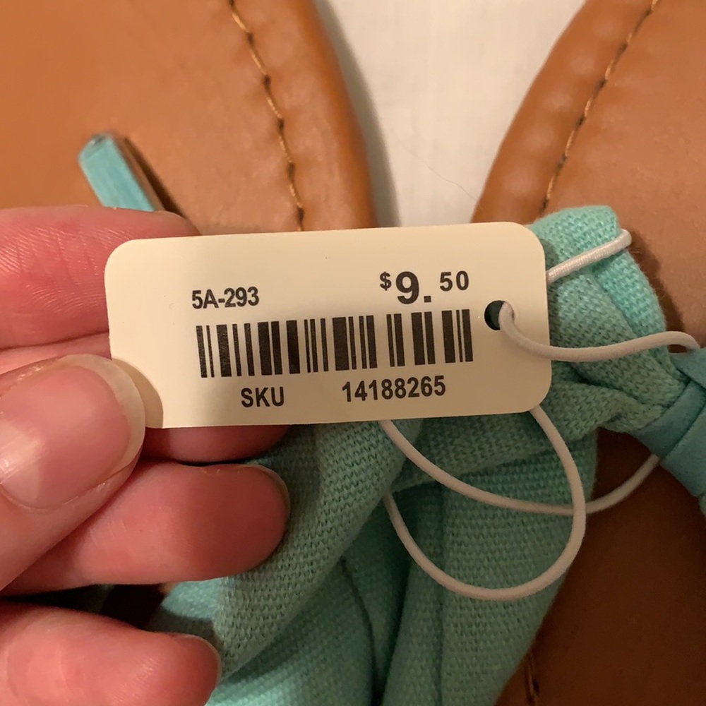 Brand New Flip Flops! ⭐️ 2 for $15! ⭐️ - Picture 2 of 3